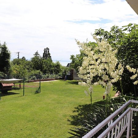 Gyoengyoem Apartman Balatonalmadi Bagian luar foto