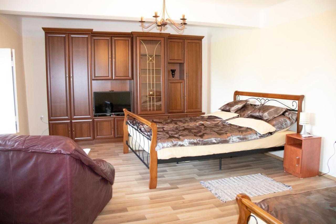 Gyoengyoem Apartman Balatonalmadi Bagian luar foto