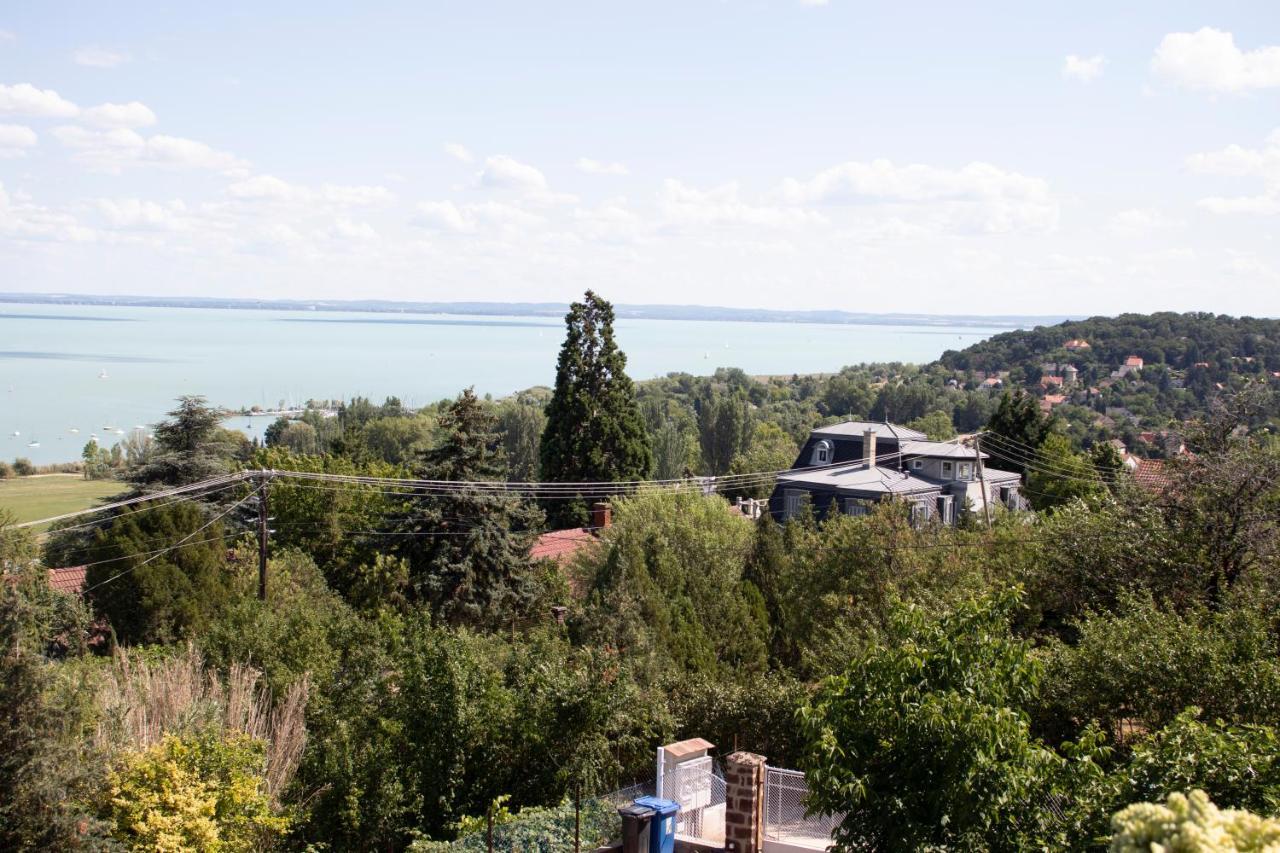 Gyoengyoem Apartman Balatonalmadi Bagian luar foto