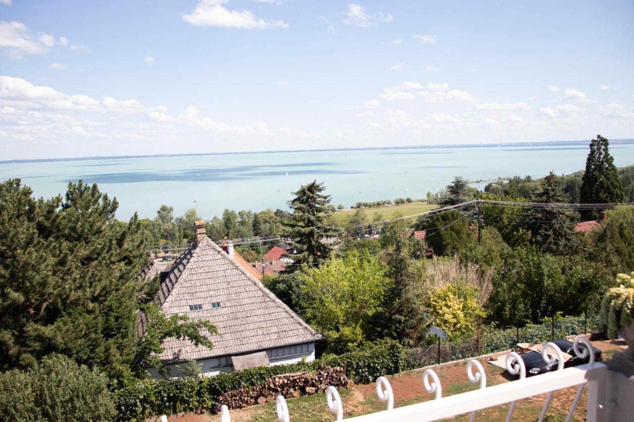 Gyoengyoem Apartman Balatonalmadi Bagian luar foto